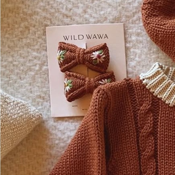 Wild Wawa embroidered bow - Picture 2 of 6